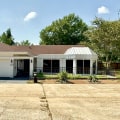 The Advantages of Working with a Mortgage Broker in Conroe, Texas
